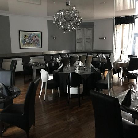 Hotel Du Centre 구그넌 외부 사진