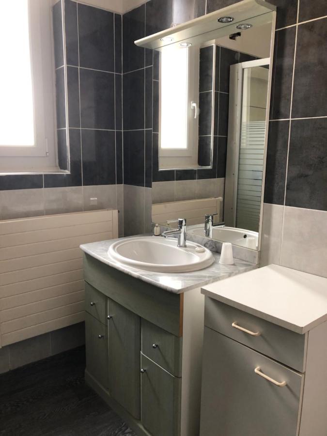 Hotel Du Centre 구그넌 외부 사진