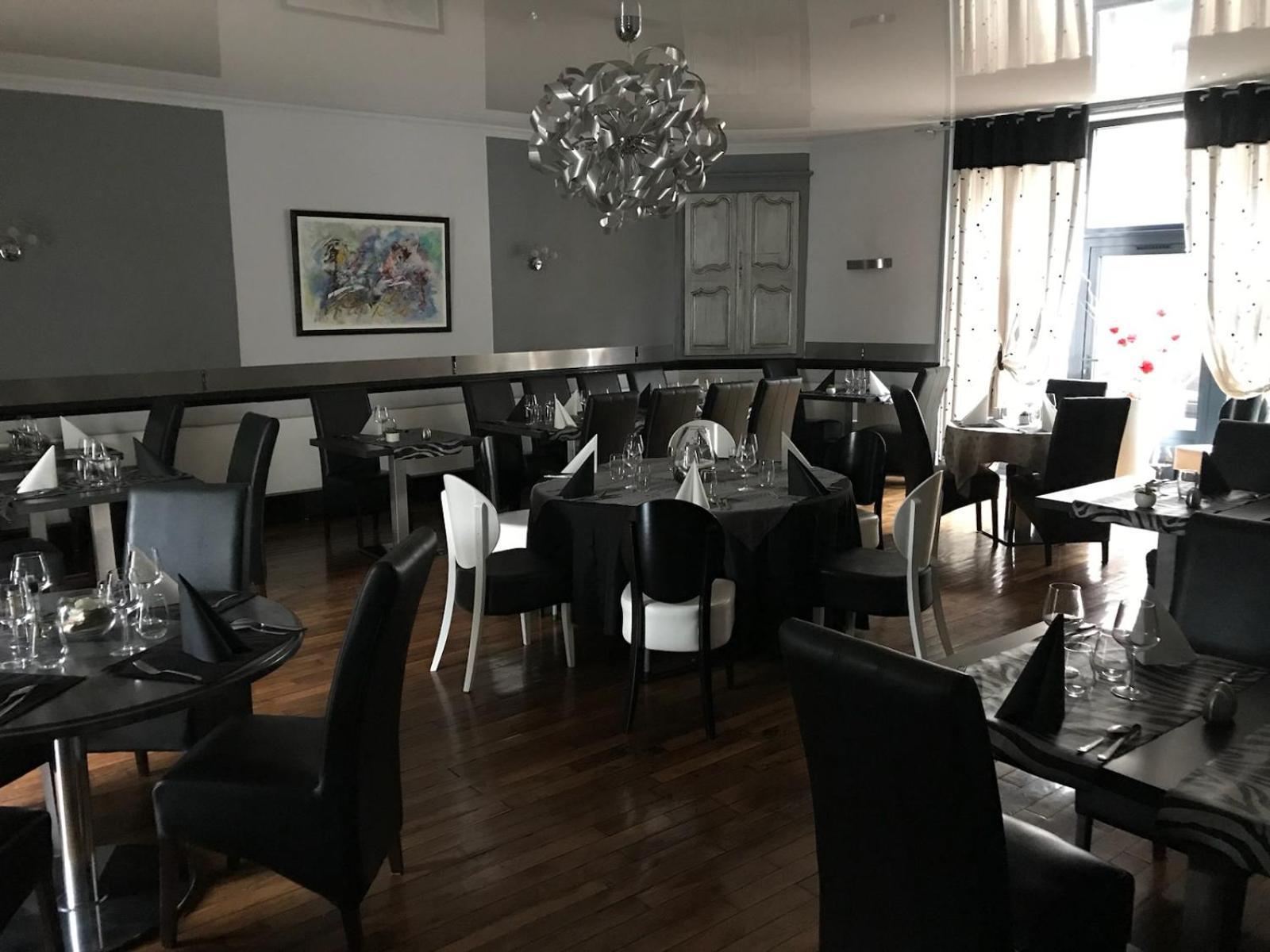 Hotel Du Centre 구그넌 외부 사진